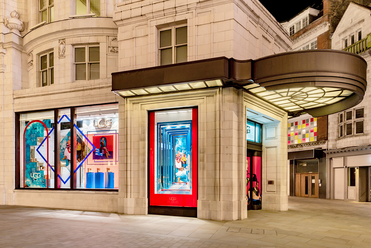 Louis Vuitton unveils realistic audio-animatronic Yayoi Kusama display in  NYC storefront